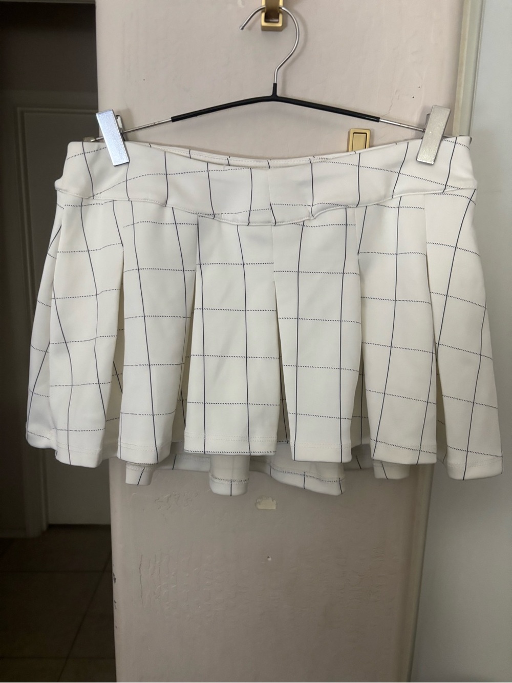 NWOT Black Ibis White Windowpane Pleated Mini Skirt w/ shorts underneath, Size L